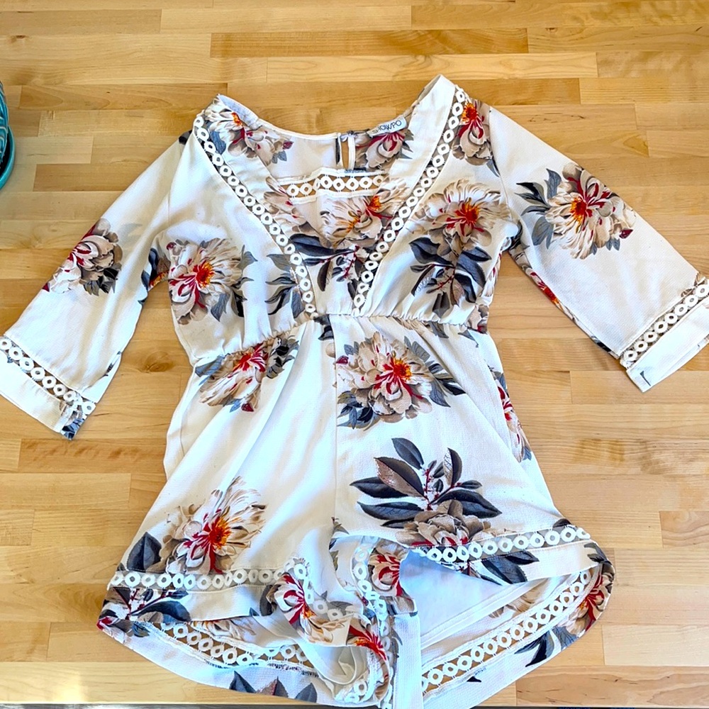 Romper with lace trim